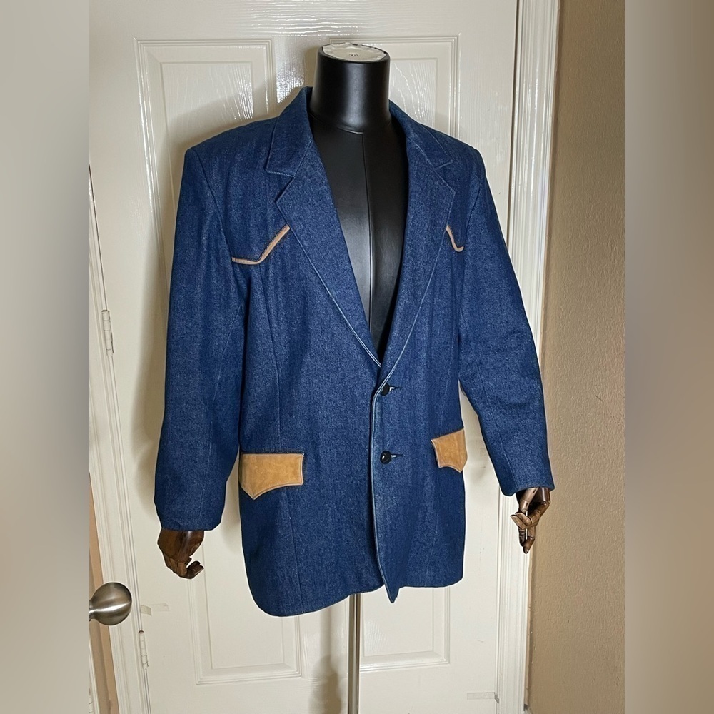 Men's Navy Blue Wool Blend Blazer with Tan Suede Accents - Picture 4 of 12